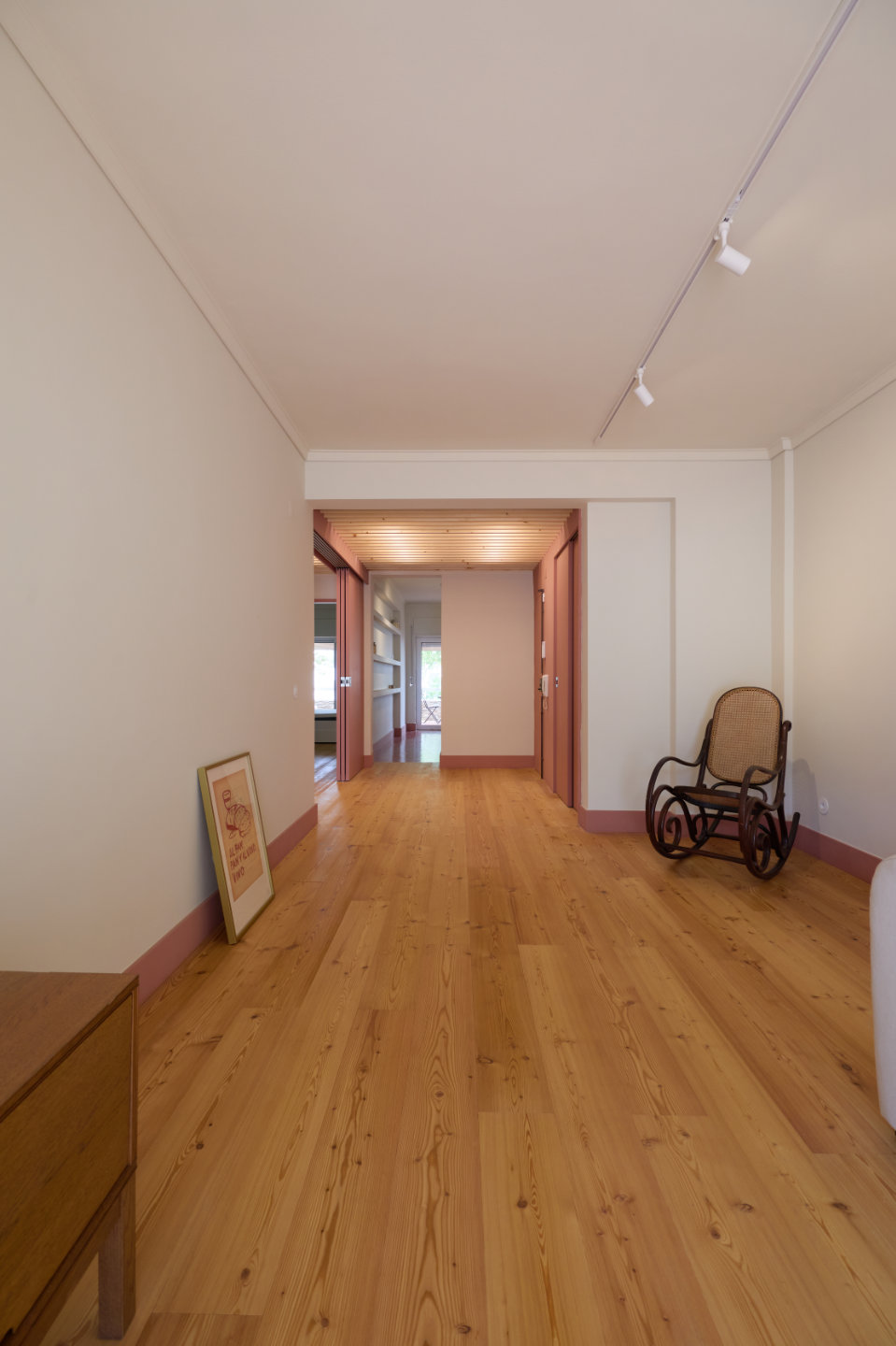 Interior em soalho de madeira